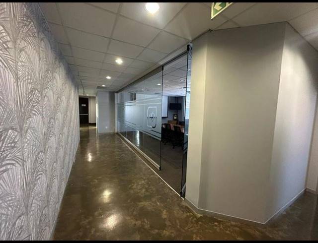 BUSINESS PROPERTY TO RENT IN CONSTANTIA KLOOF